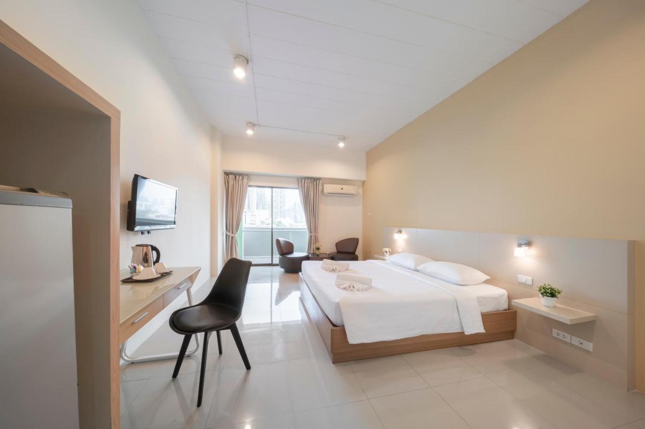 At 115 Hotel By Rompo Bangkok Bagian luar foto