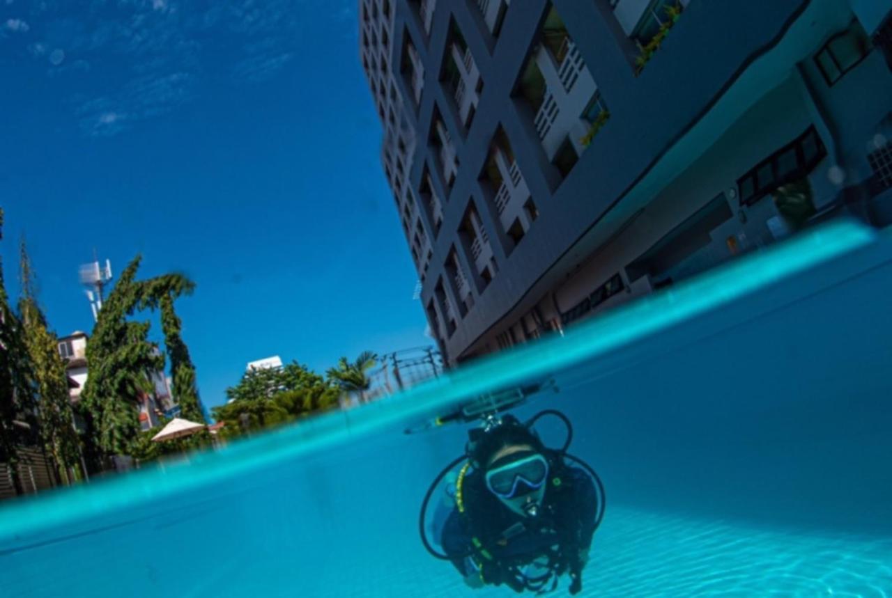 At 115 Hotel By Rompo Bangkok Bagian luar foto