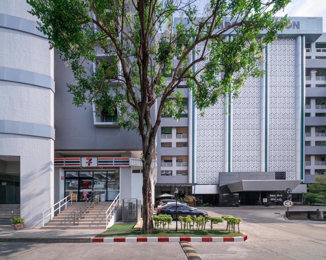 At 115 Hotel By Rompo Bangkok Bagian luar foto