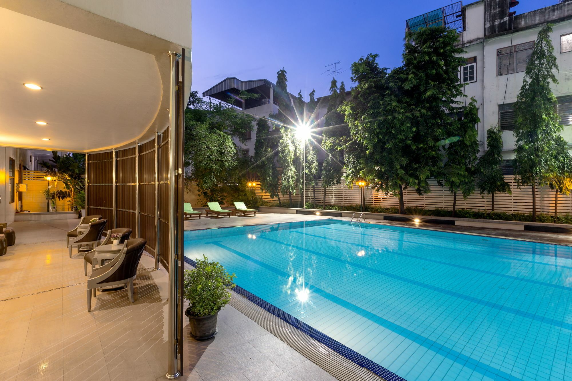 At 115 Hotel By Rompo Bangkok Bagian luar foto